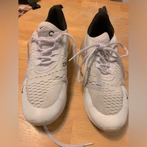 Size 7 Women’s AirMax 270